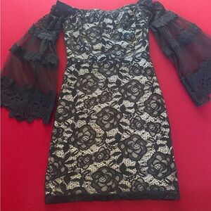 VENUS Black Lace Long Sleeve Dress